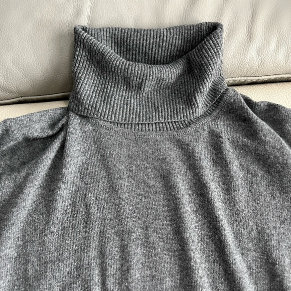 NWOT - Escada Sport Women’s Angora Wool Blended Turtleneck Sweater - Size L - Picture 4 of 7